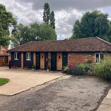 Upper Wood End Farm Holiday Cottages Marston Moreteyne Bagian luar foto